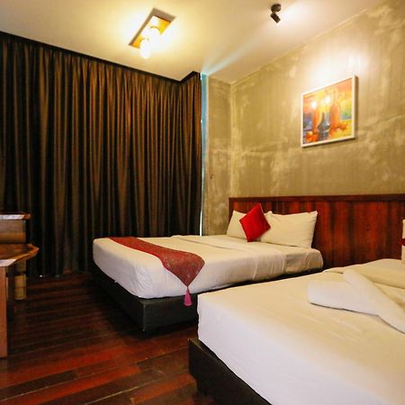 Anggun Hotel Seri Iskandar Ngoại thất bức ảnh