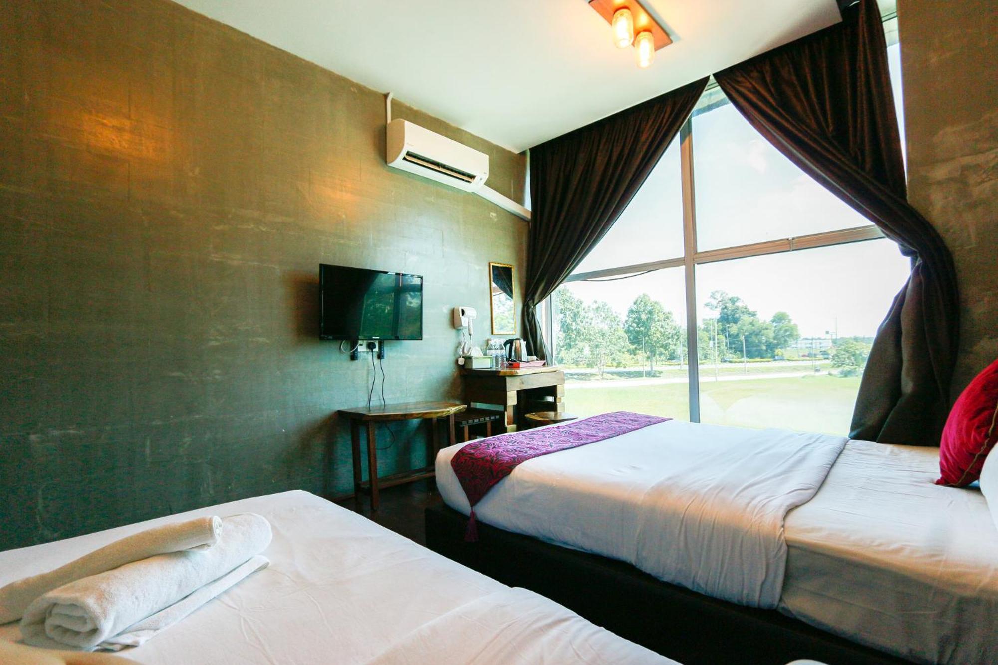 Anggun Hotel Seri Iskandar Ngoại thất bức ảnh