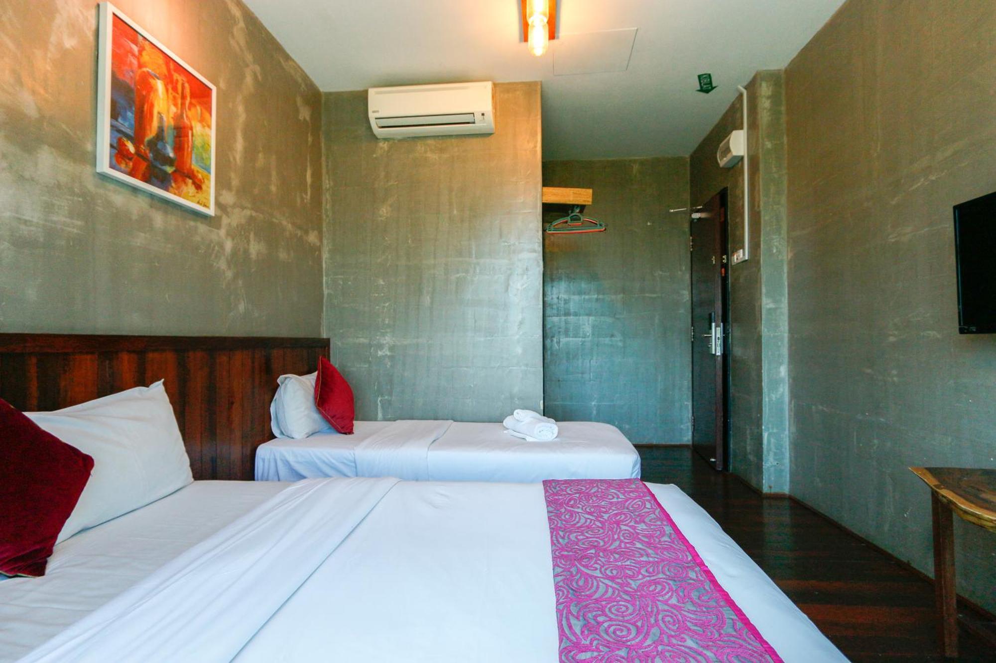 Anggun Hotel Seri Iskandar Ngoại thất bức ảnh