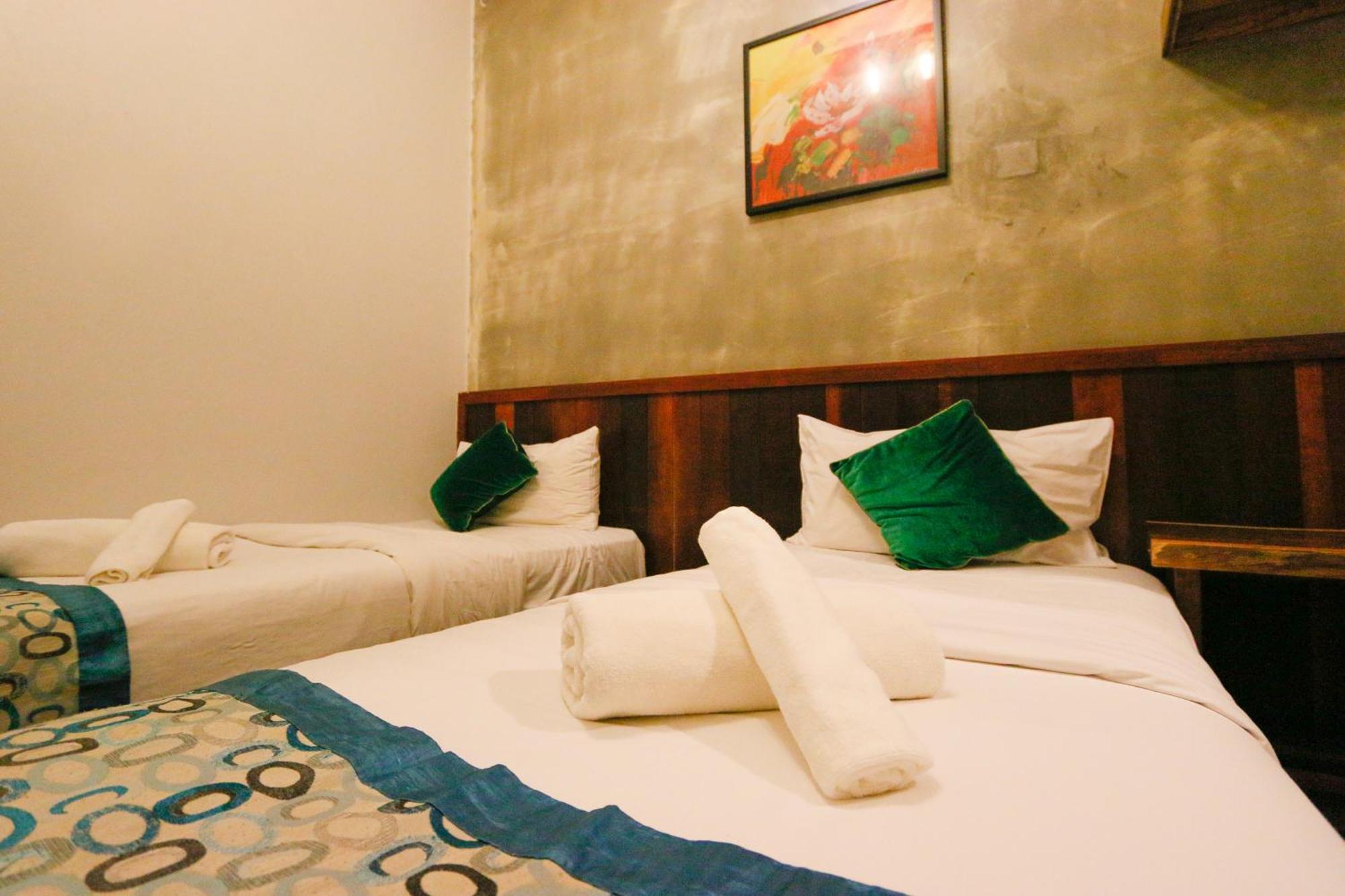 Anggun Hotel Seri Iskandar Ngoại thất bức ảnh