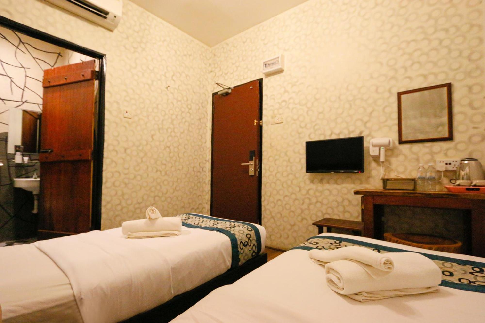 Anggun Hotel Seri Iskandar Ngoại thất bức ảnh