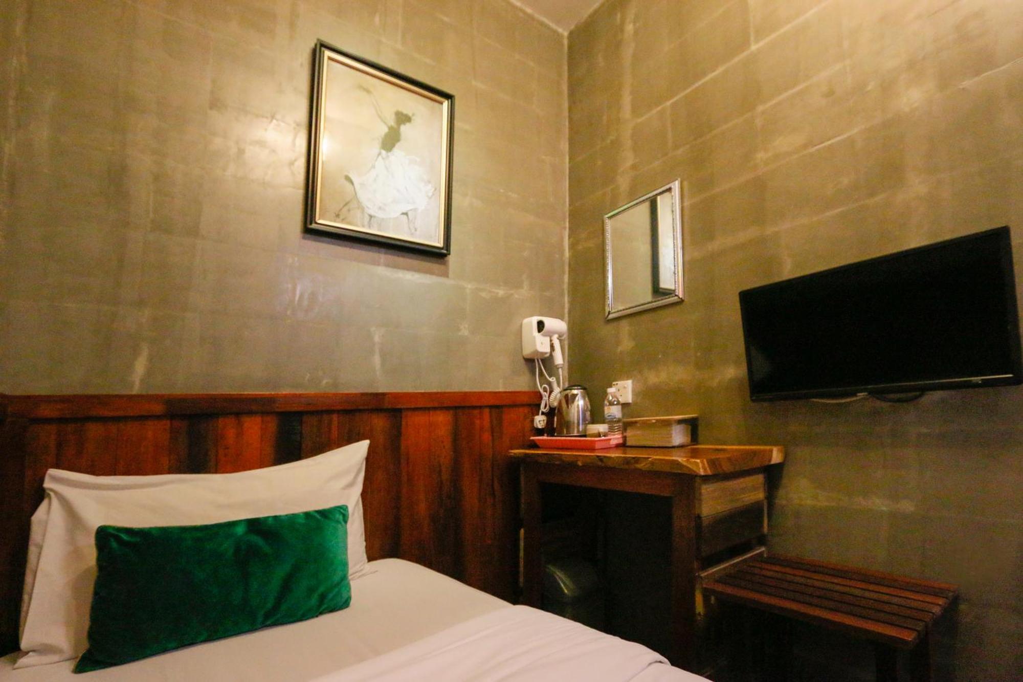 Anggun Hotel Seri Iskandar Ngoại thất bức ảnh